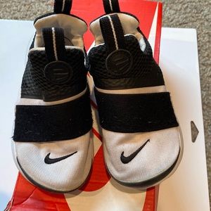 Nike Presto Extreme Toddler 8C White & Black with box